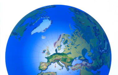 Harrisons Peninsula Europe As A Center Of A World 2001